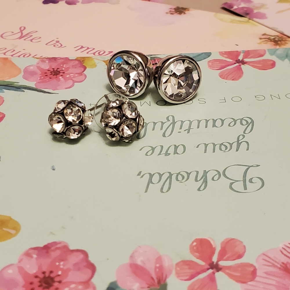 Stella & Dot stud solitaire earrings